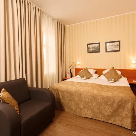 Kreutzwald 4* تالين