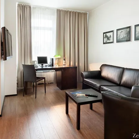 Kreutzwald מלון 4*