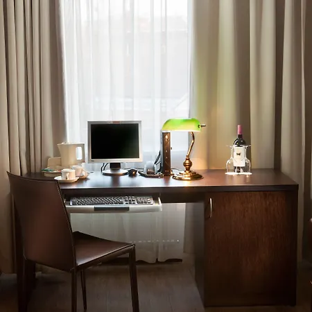 מלון Kreutzwald 4*